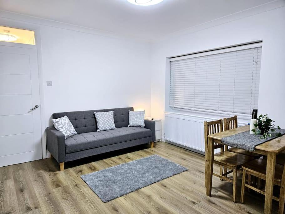 Wonderful Apartment In Wembley Londra Dış mekan fotoğraf
