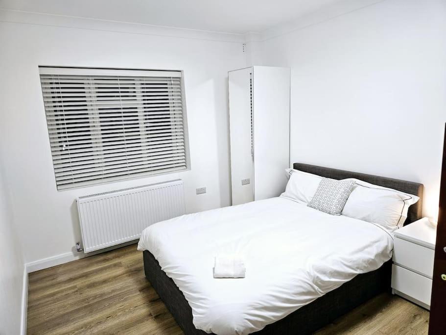 Wonderful Apartment In Wembley Londra Dış mekan fotoğraf